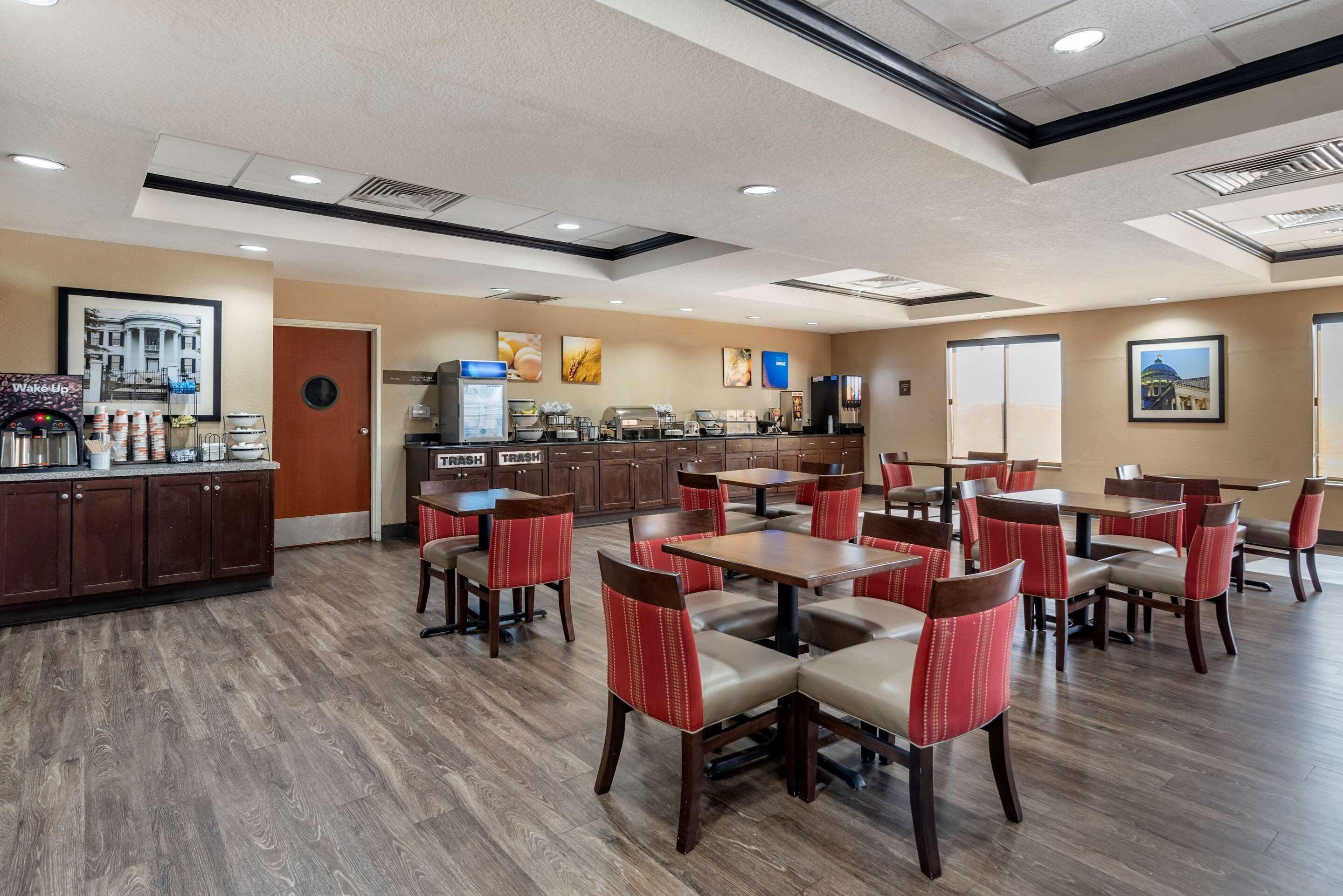 Comfort Inn & Suites Clinton Exterior photo